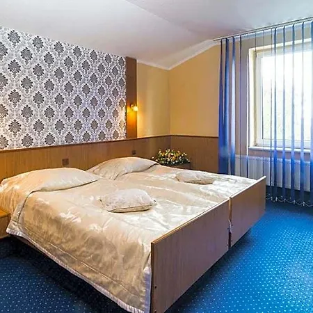 Victoria Hotel 3*