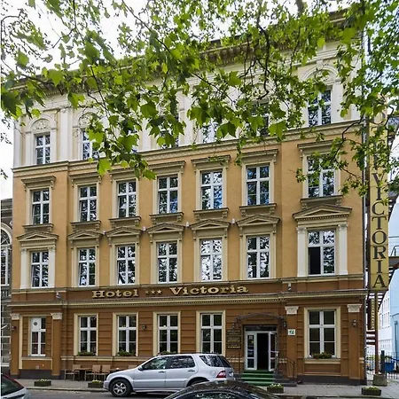 Victoria Hotel 3*